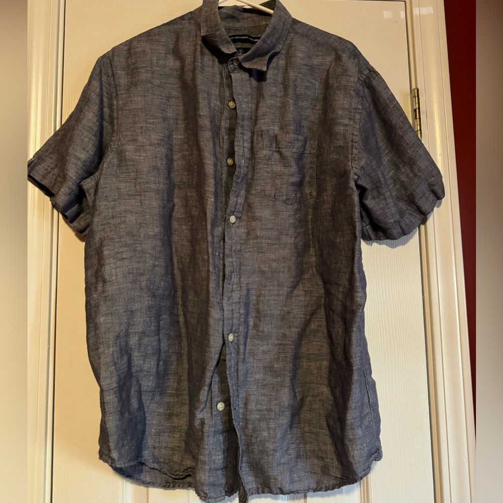Old Navy men’s button down shirt size large